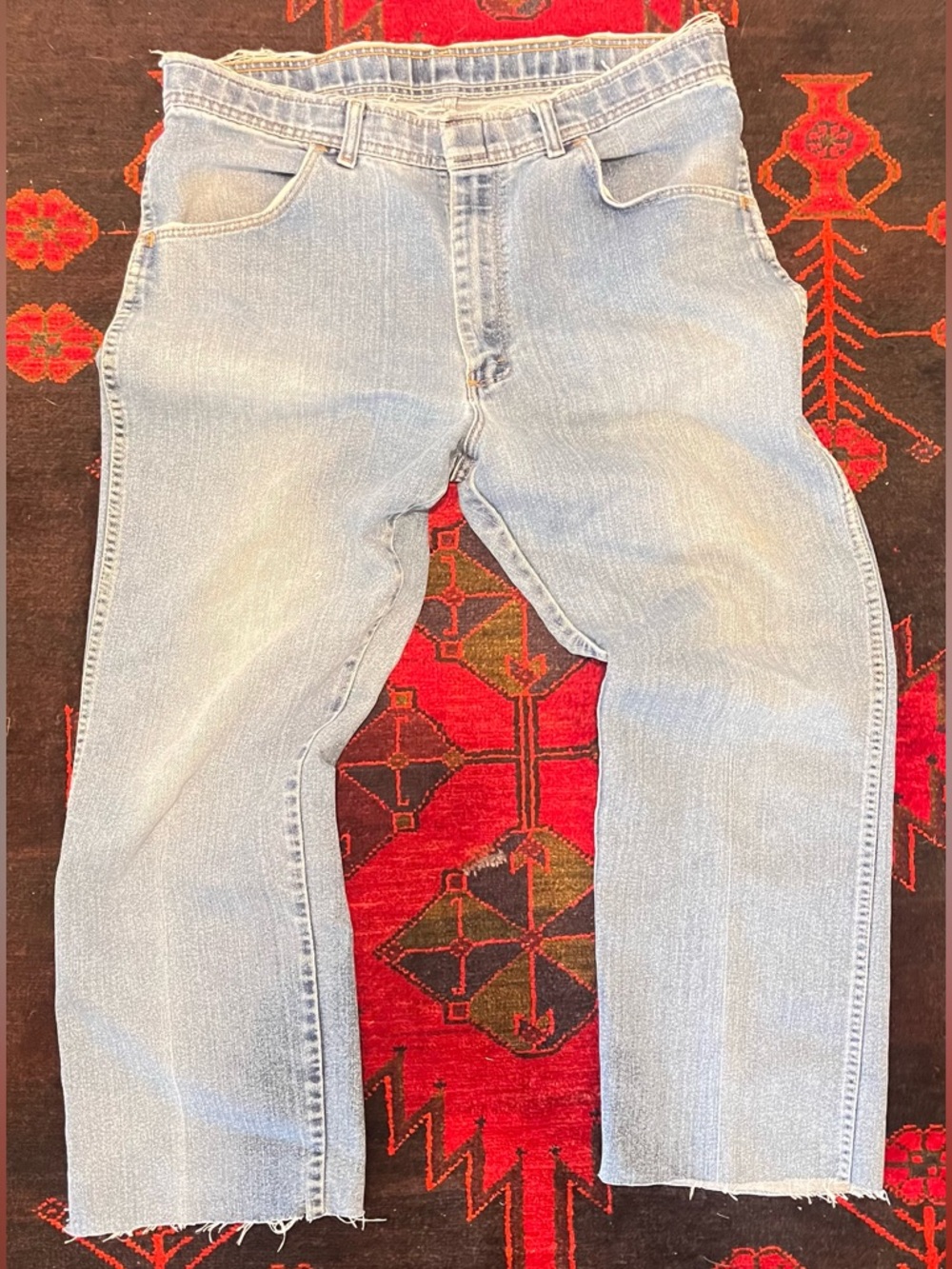 Light Wash Vintage Wrangler Jeans - Classic Straight Leg Cut Hem